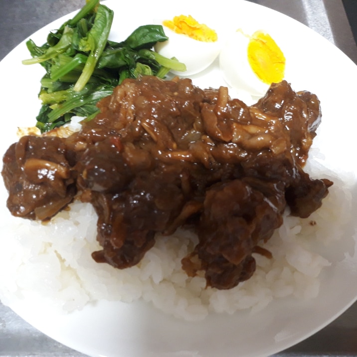 STAUBでお店のような☆ホロホロ牛肉無水カレー